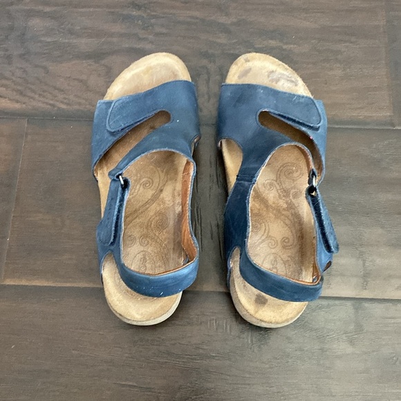 Toas Footwear leather upper navy and tan sandals men’s size 8.5 - Picture 5 of 7